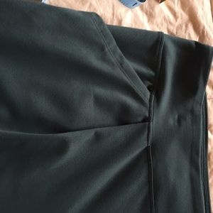 Lucy Green Capris XL